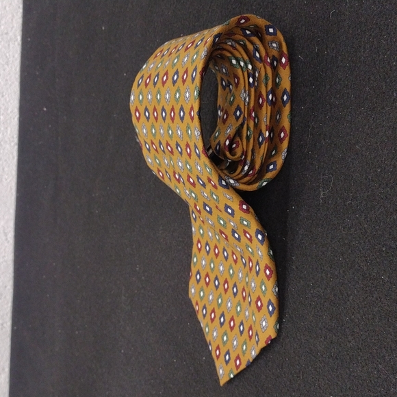 Burberry - Picture 2 of 3